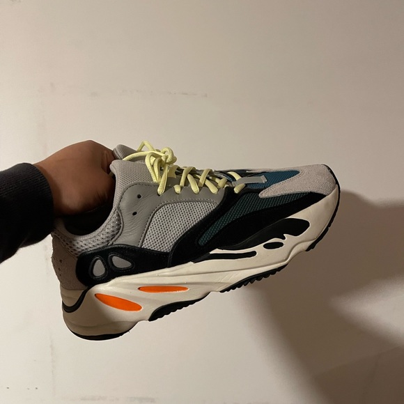 Yeezy Boost 700 - Picture 1 of 8